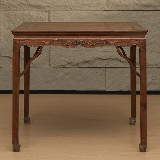 清 红木束腰马蹄腿卷草纹八仙桌 商品图0