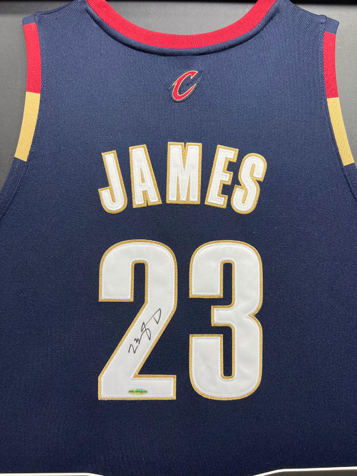 收藏系列 詹姆斯 骑士队23号蓝色 亲笔签名球衣 商品图2