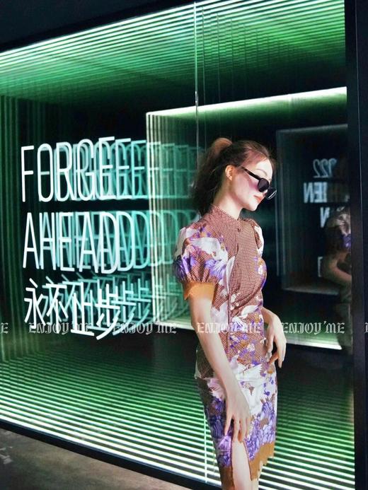 【门店同款】2023年夏季时尚印花连衣裙 151893694 商品图3