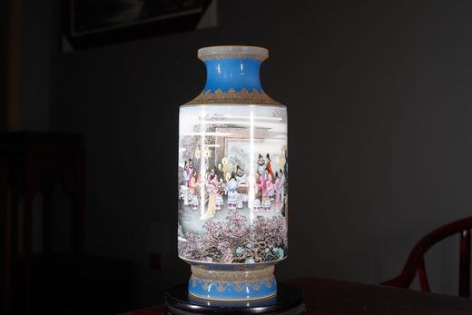 粉彩桃李夜宴金钟瓶 商品图0