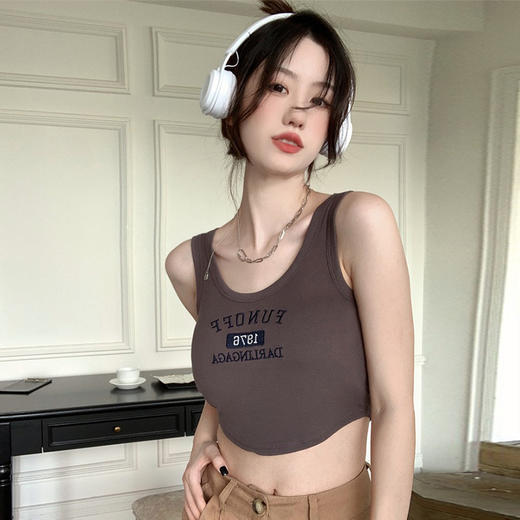 【绣花字母美背吊带背心内衣】一体式内搭打底带胸垫防走光，内搭外穿皆可 商品图0
