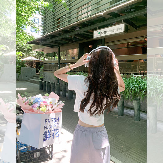 <曾小咸推荐>夏日多巴胺彩色印花短款上衣女2023夏设计感正肩短袖T恤 商品图3