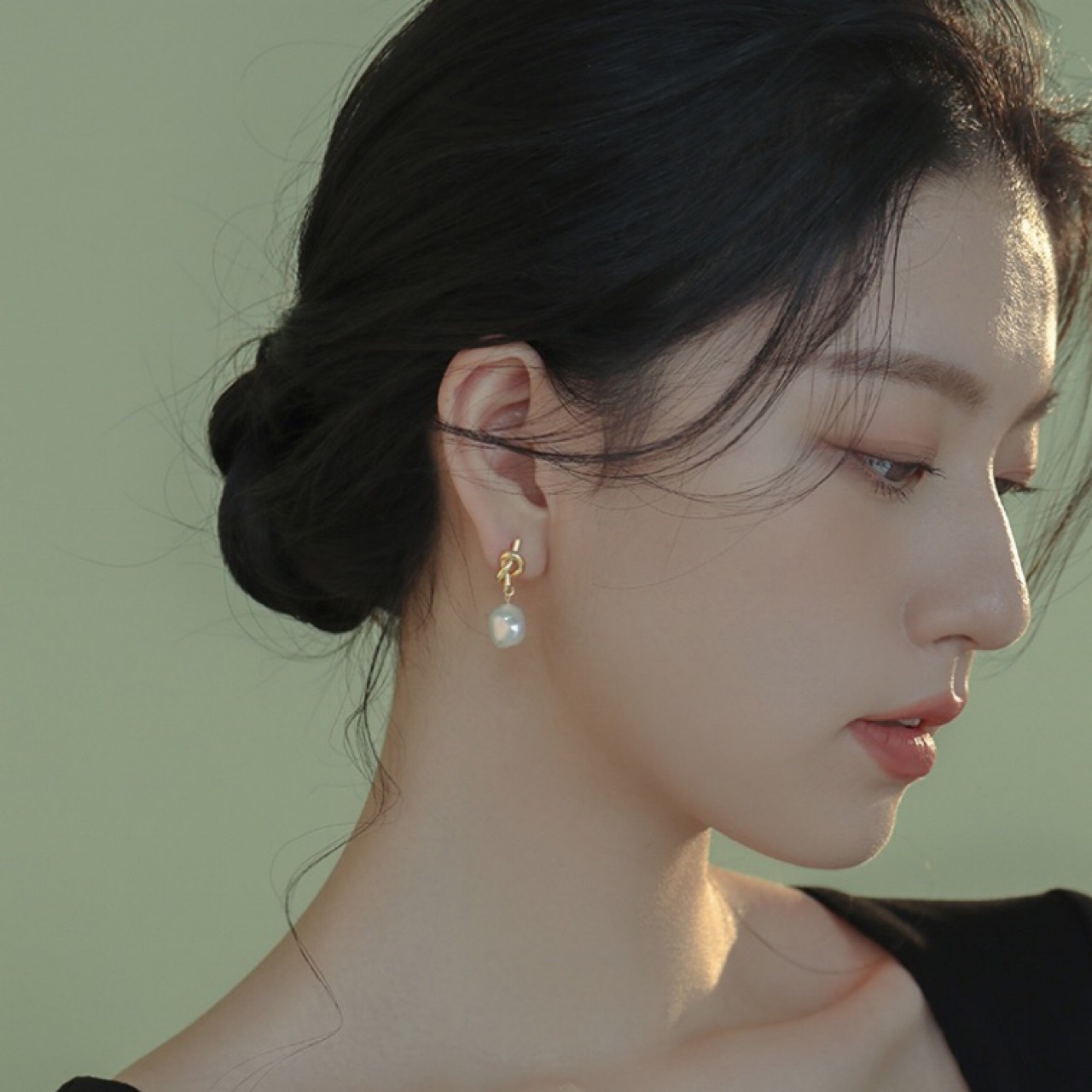 s925银油画质感强光巴洛克淡水珍珠耳钉