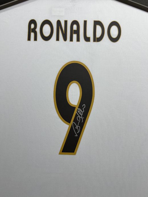 收藏系列 大罗 皇马队9号白色 亲笔签名球衣 ICONS 商品图2