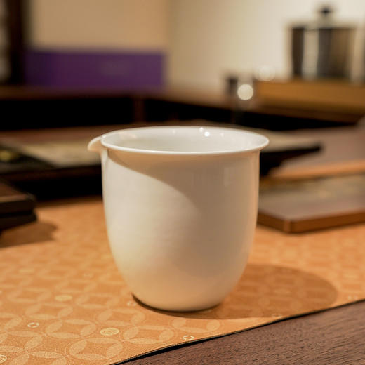 景德镇抱翁堂  素白手拉公杯180cc 陶瓷茶海家用公道杯分茶器 商品图2
