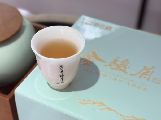 中秋节｜中国红茶【金骏眉2000·时间味道茶礼】采集山野/天赐好茶/健康之饮/纯正芽头/毫香蜜韵/正宗原产/倾心水湖蓝/高雅精美/文化品位/走心茶礼/祝福到家～净含量：150克 商品图4