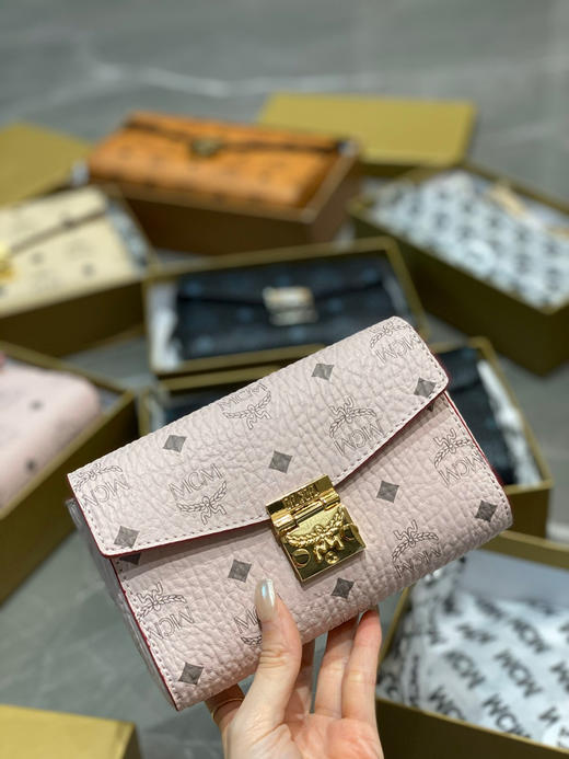 顶级原单Mcm链条包 〰️
19cm 全套包装 ☑️ 商品图4