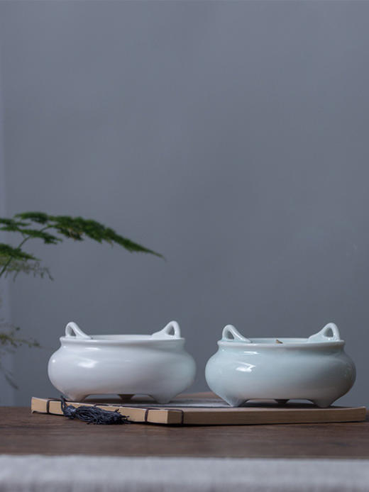 1600汝窑双耳香炉 商品图3
