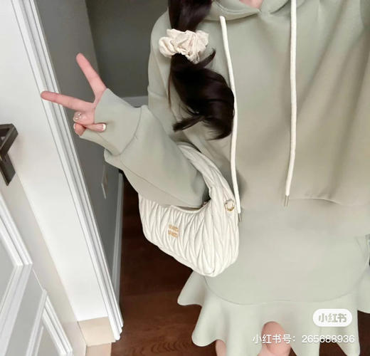 Miu wander hobo 手腕包 商品图3