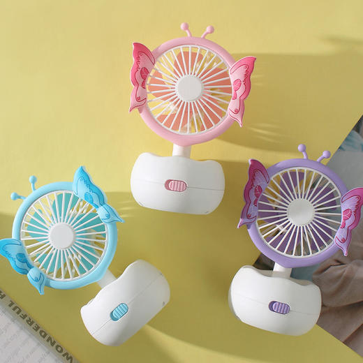【致夏日的小礼物】夏日炎炎，体感温度飙升，快来试试这款迷你手持风扇！轻松解暑；迷你手持风扇，小巧便捷，USB充电，让你在办公室、家里随时享受清爽，给自己和朋友们送上一份清凉的小礼物吧！ 商品图1