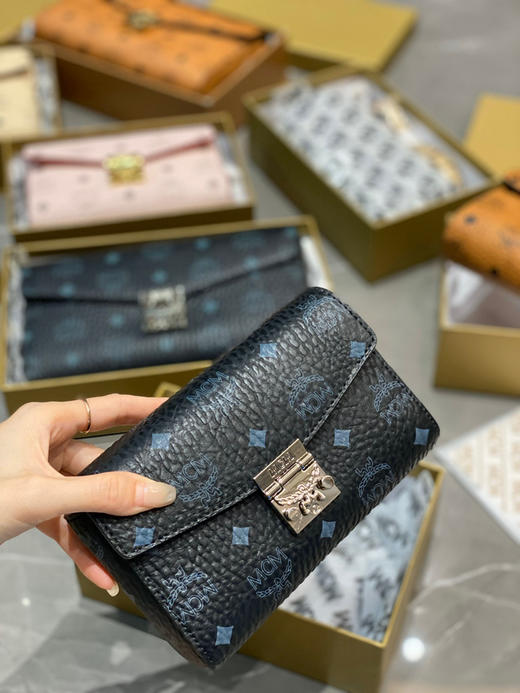 顶级原单Mcm链条包 〰️
19cm 全套包装 ☑️ 商品图1