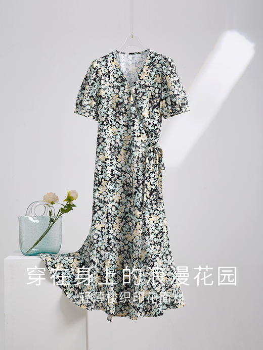 【专属特价】熙世界茶歇法式连衣裙女2025夏天新款气质收腰泡泡袖雪纺碎花裙子 商品图2