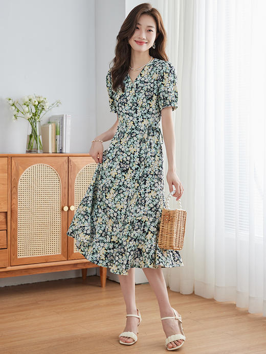 【专属特价】熙世界茶歇法式连衣裙女2025夏天新款气质收腰泡泡袖雪纺碎花裙子 商品图0