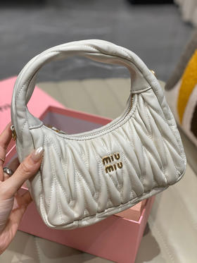 Miu wander hobo 手腕包
