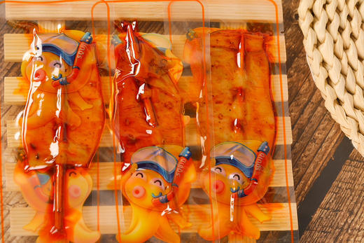 //亲测好吃的鱿鱼串！！39.9到手4袋碳烤鱿鱼串，新鲜如同现烤，软硬湿度刚好，越嚼越香！精选国产真鱿鱼作为原料 肉质醇厚，鲜韧不硬 整片拉伸 商品图3