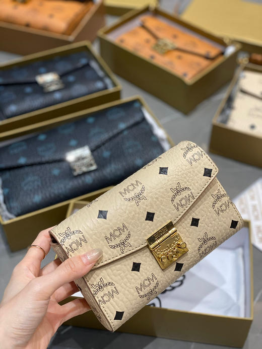 顶级原单Mcm链条包 〰️
19cm 全套包装 ☑️ 商品图0