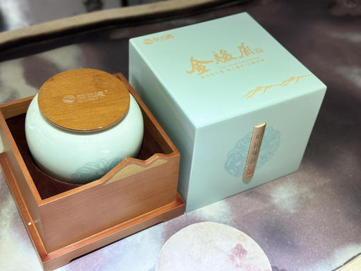 中秋节｜中国红茶【金骏眉2000·时间味道茶礼】采集山野/天赐好茶/健康之饮/纯正芽头/毫香蜜韵/正宗原产/倾心水湖蓝/高雅精美/文化品位/走心茶礼/祝福到家～净含量：150克 商品图2