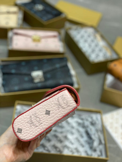 顶级原单Mcm链条包 〰️
24cm 全套包装 ☑️ 商品图2