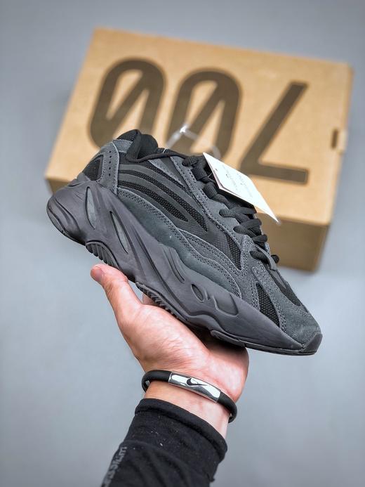 阿迪达斯侃爷椰子700男女跑步鞋 商品图1