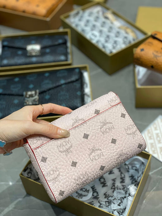 顶级原单Mcm链条包 〰️
19cm 全套包装 ☑️ 商品图2