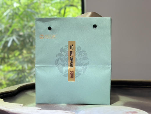 中秋节｜中国红茶【金骏眉2000·时间味道茶礼】采集山野/天赐好茶/健康之饮/纯正芽头/毫香蜜韵/正宗原产/倾心水湖蓝/高雅精美/文化品位/走心茶礼/祝福到家～净含量：150克 商品图5