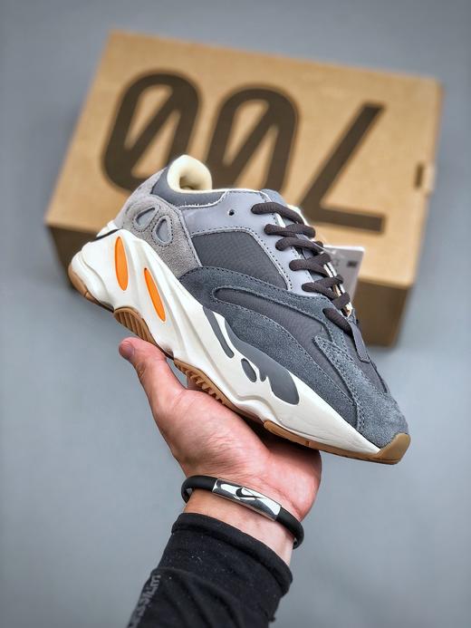 阿迪达斯侃爷椰子700男女跑步鞋 商品图6