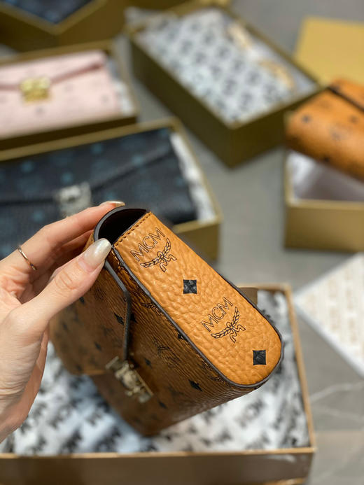 顶级原单Mcm链条包 〰️
24cm 全套包装 ☑️ 商品图7