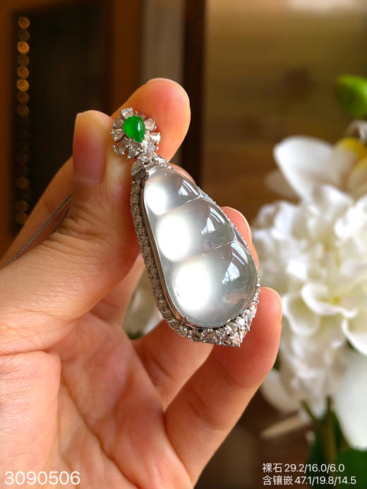 3090506，玻璃福豆吊坠。具体价格微信咨询 商品图2