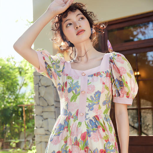 两三事爱的誓言 夏季新款复古印花泡泡袖绑带a字连衣裙 商品图1