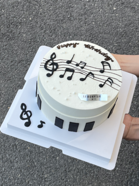 动人旋律 · 奶油蛋糕