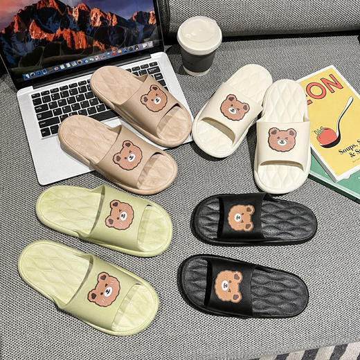 【凸显个性就选它！小熊凉踩屎感一字拖鞋】材质柔软舒适，凉爽透气，鞋底轻便柔软，防滑耐磨耐穿舒适内里，拖鞋女夏网红情侣室内居家学生外穿沙滩拖粉丝专属 商品图1