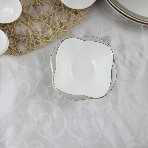 【餐具清仓特惠4折，仅1套，无货退款】凡瑞斯中式轻奢简约家用多人用碗碟盘子送礼骨瓷餐具组合套装 福星高照  商品图3