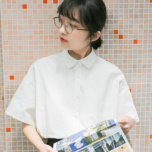【2023夏季学生韩版宽松设计感小众JK盐系女百搭衬衫】上衣女短袖衬衣，简约休闲百搭 商品图3