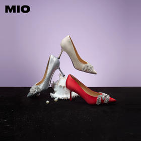 MIO米奥秋季新璀璨闪钻尖头细跟银色高跟鞋婚鞋单鞋女鞋M234401082