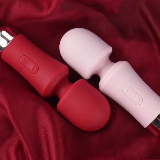 美洲豹小艾迷你AV震动棒 小巧可爱 十频强震 热卖迷你私密情趣 情侣夫妻挑逗调情情趣棒 商品图3