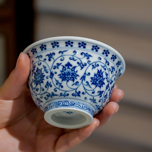 景德镇抱翁堂 青花缠枝莲压手杯  大容量茶杯 茶碗 手绘品茗杯 商品图1
