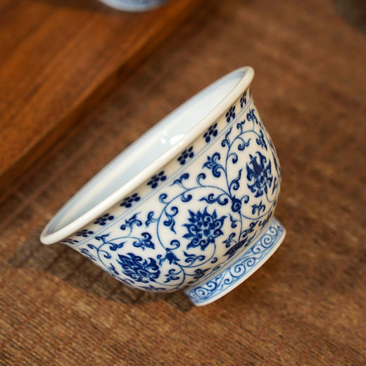 景德镇抱翁堂 青花缠枝莲压手杯  大容量茶杯 茶碗 手绘品茗杯 商品图6