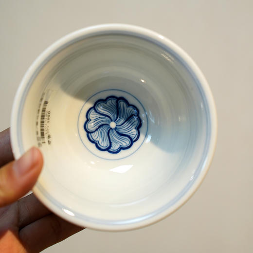 景德镇抱翁堂 青花缠枝莲压手杯  大容量茶杯 茶碗 手绘品茗杯 商品图7