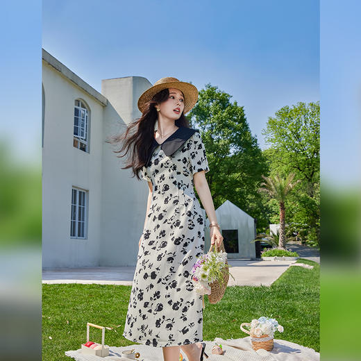 VICTORIA&VERA夏季新款复古水墨设计感撞色娃娃领减龄碎花连衣裙中长款 商品图4