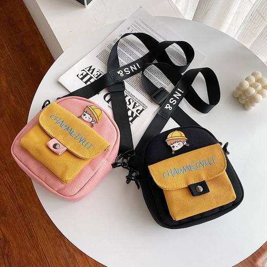 【包包女斜挎百搭帆布包】女斜挎韩版女学生卡通软妹ins学生斜挎小包卡通图案、软妹风格，趣味十足。不仅是学生族必备，更是逛商场、旅游的必备伴侣。 商品图3