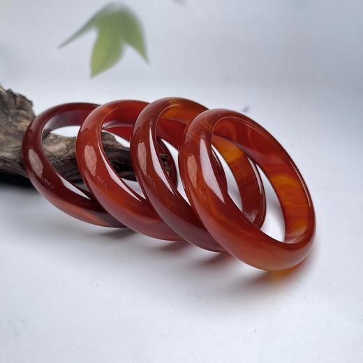 玛瑙手镯-中国红宽条 商品图0