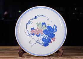 釉下五彩葡萄盘