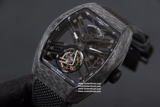 法兰克穆勒 Frank Muller Vanguard V45碳纤维陀飞轮 V2版本 一体镂空陀飞轮机芯和全新研发的高密度NTPT“夜光”碳纤维表壳 整表重量90克 佩戴舒适 商品图10