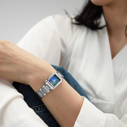 西铁城/CITIZEN光动能蓝色海洋限量时尚女士腕表EW5591-60L 商品图3