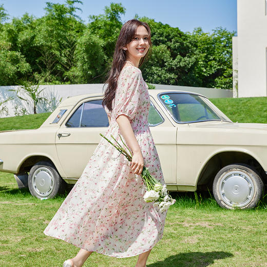 VICTORIA&VERA夏季新款法式田园风泡泡袖气质收腰显瘦圆领粉色碎花连衣裙 商品图6