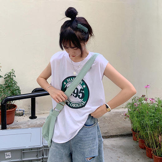 【宽松背心女装无袖T恤夏季2023新款】运动美式复古韩系火上衣潮ins，又结合设计灵感，打造出了带有运动风和韩系元素的精致背心。纯色款式简洁大方，时尚又百搭。 商品图2