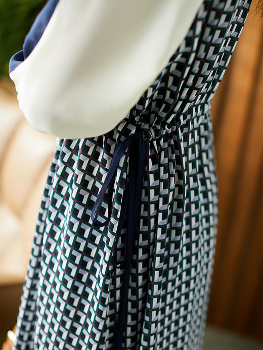 YX【现货7天】气质印花连衣裙女五分袖中长款2024春夏新款韩版显瘦收腰裙子 商品图3