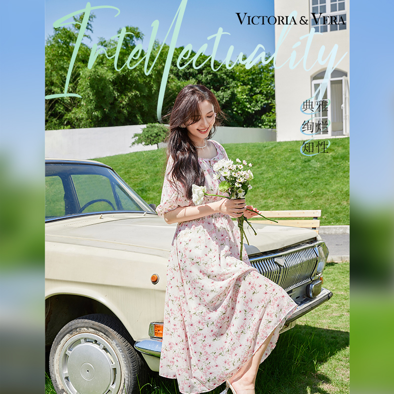 VICTORIA&VERA夏季新款法式田园风泡泡袖气质收腰显瘦圆领粉色碎花连衣裙