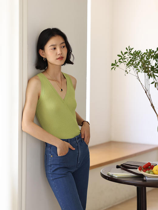 HeyDress法式V领吊带背心女夏季交叠设计感修身坑条无袖别致上衣 商品图1