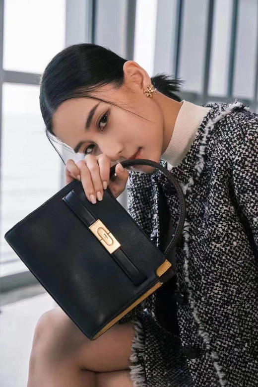 TB专柜年中折上折‼️💢气场全开TB double lee藏蓝色🪄好看到炸裂[色]国内¥7500[恐惧][恐惧]找我💰3399🇺🇸直邮✈️ 商品图7